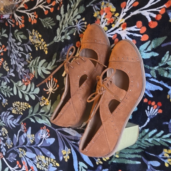 Qupid Oxfords Pumps - Picture 4 of 6